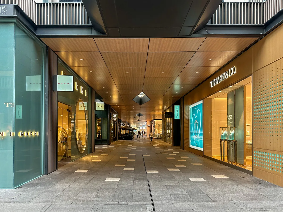 Shopping alley inside Taikoo Li, Chengdu