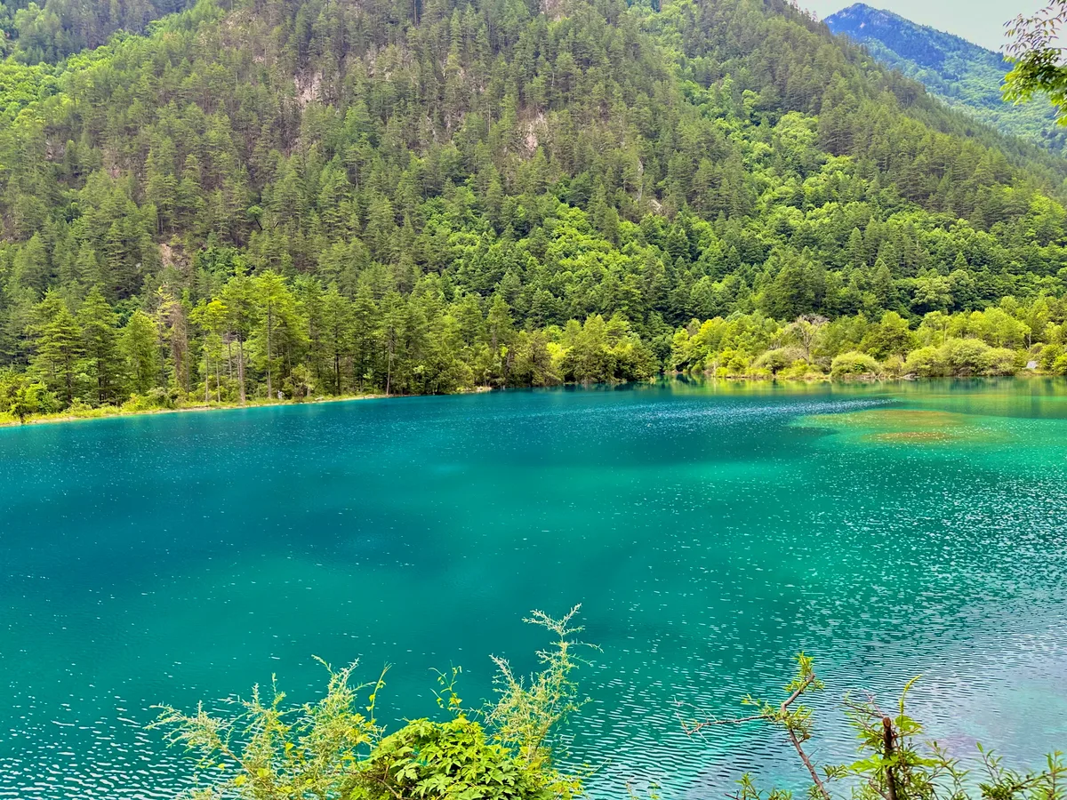 Huohua Lake clear turquoise water