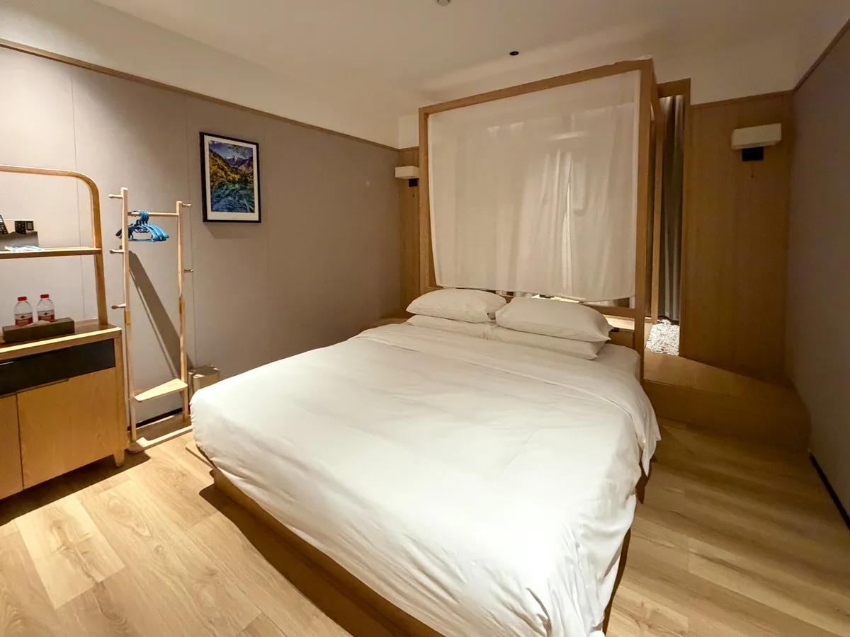 Zen Room with double bed and ondol heated floor at Jiuzhaigou Regent Retreat Hotel