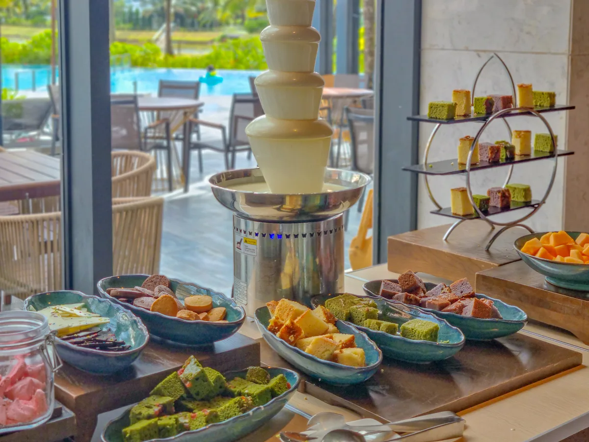 Chocolate fountain and dessert spread during Movenpick Phu Quoc's daily chocolate hour