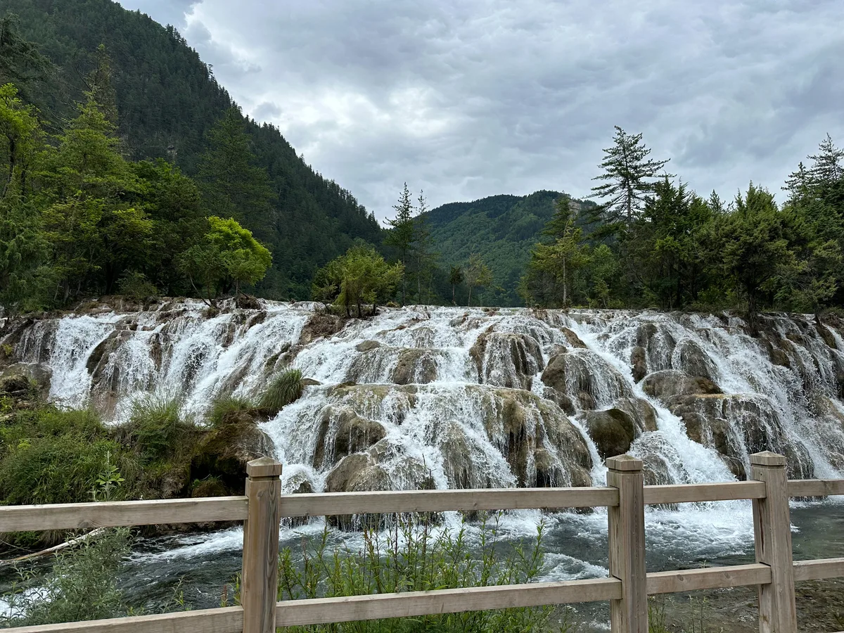 Shuanglong Waterfall on Jiuzhaigou's middle route