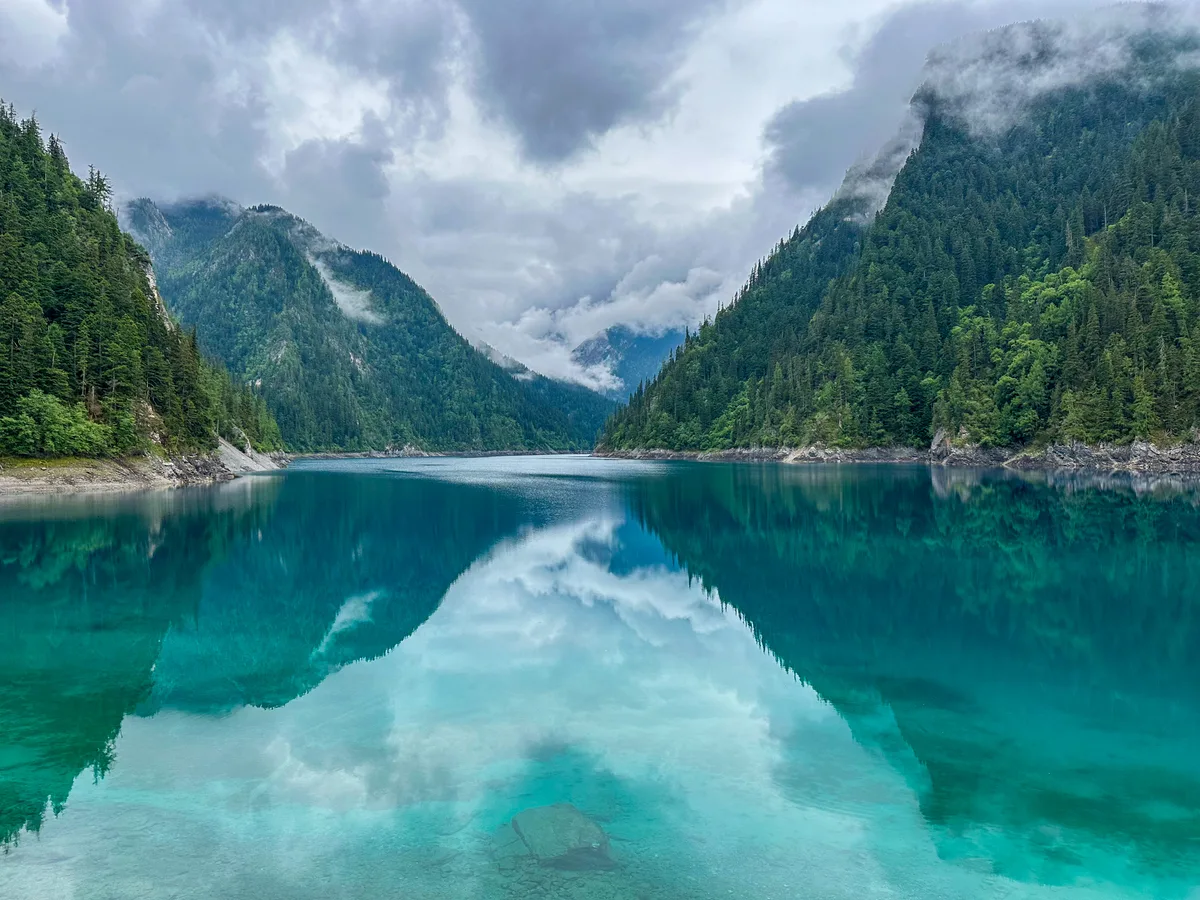High-altitude lake view at Zhanghai, one of the best Jiuzhaigou routes for scenery